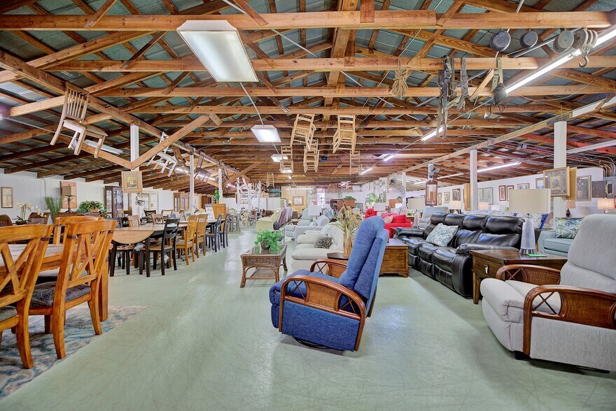 More Photos Of 2815 State Road 17 S, Avon Park Light Distribution For Sale