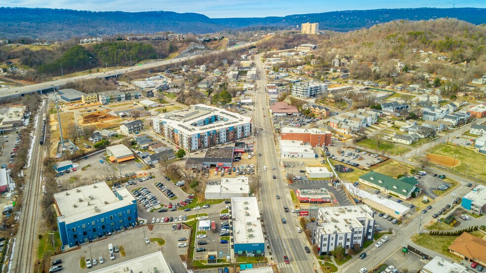 More Photos Of 306 Cherokee Blvd, Chattanooga Bank For Sale