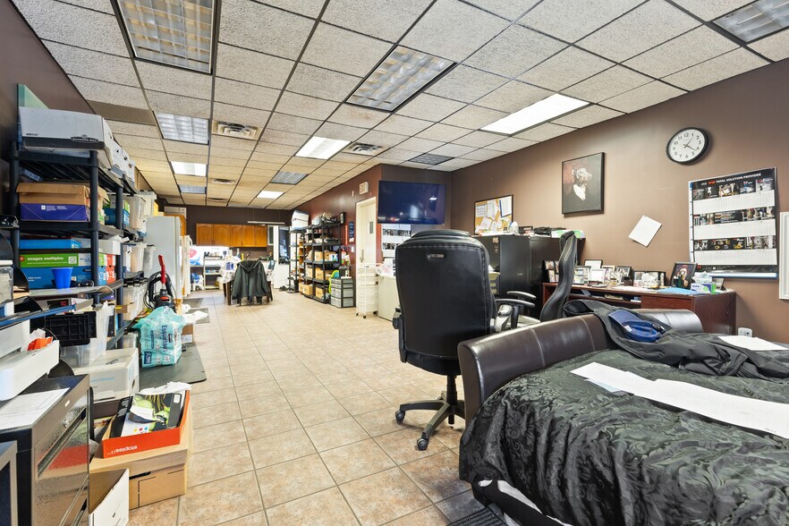 More Photos Of 1725 Rossi Dr, Tecumseh Distribution For Sale