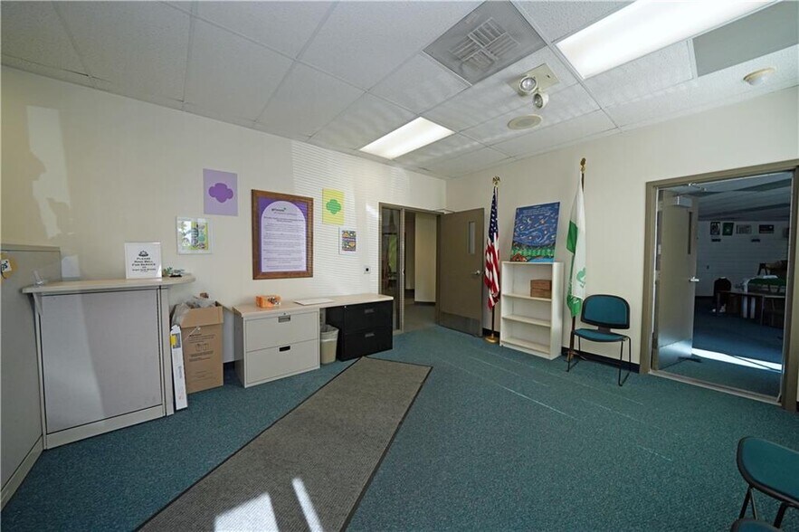 More Photos Of 226 Colonial Dr, Horseheads Office For Sale