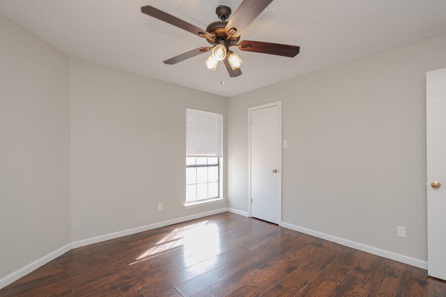 More Photos Of 2813 Wimbledon Ct, Garland Apartments For Sale