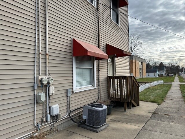 More Photos Of 2200 E Michigan Ave, Lansing Coworking Space