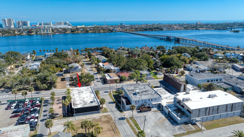 More Photos Of 566 Ballough Rd, Daytona Beach Warehouse For Lease