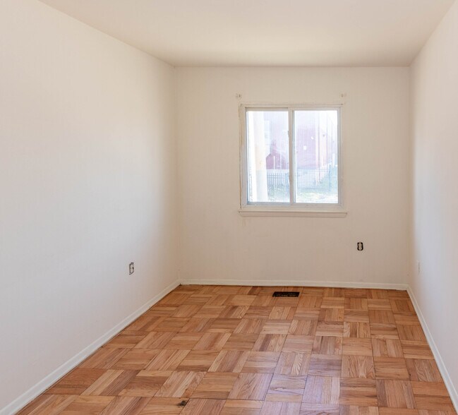 More Photos Of 2924 W Cold Spring Ln, Baltimore Apartments For Sale