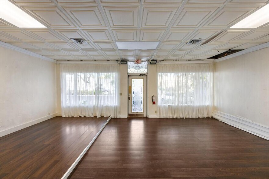 More Photos Of 4066 Broward Blvd, Fort Lauderdale Storefront Retail Office For Lease