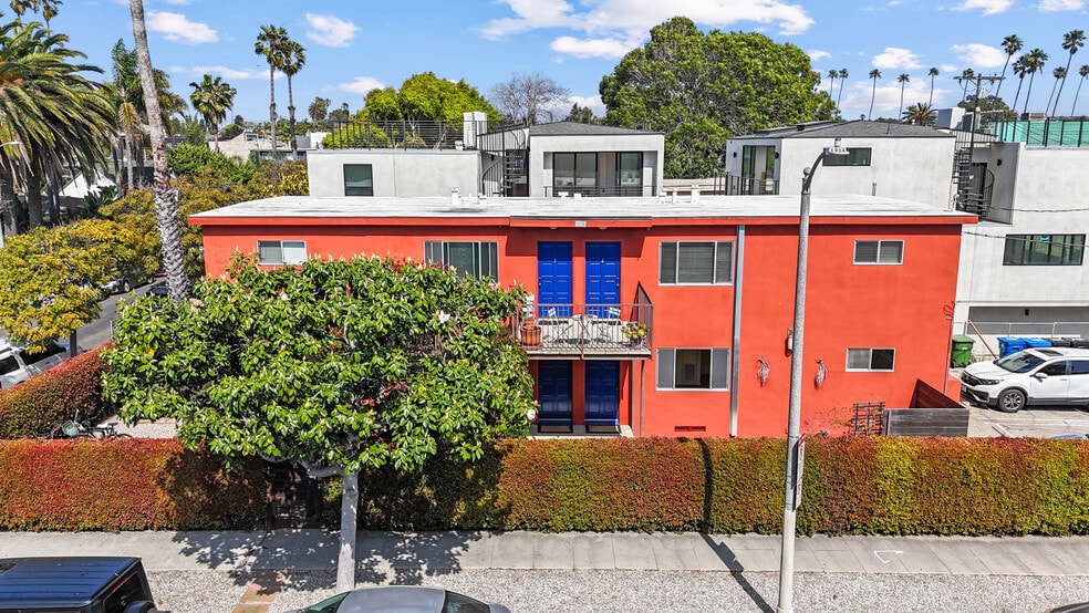 More Photos Of 502 Westminster ave, Venice Apartments For Sale