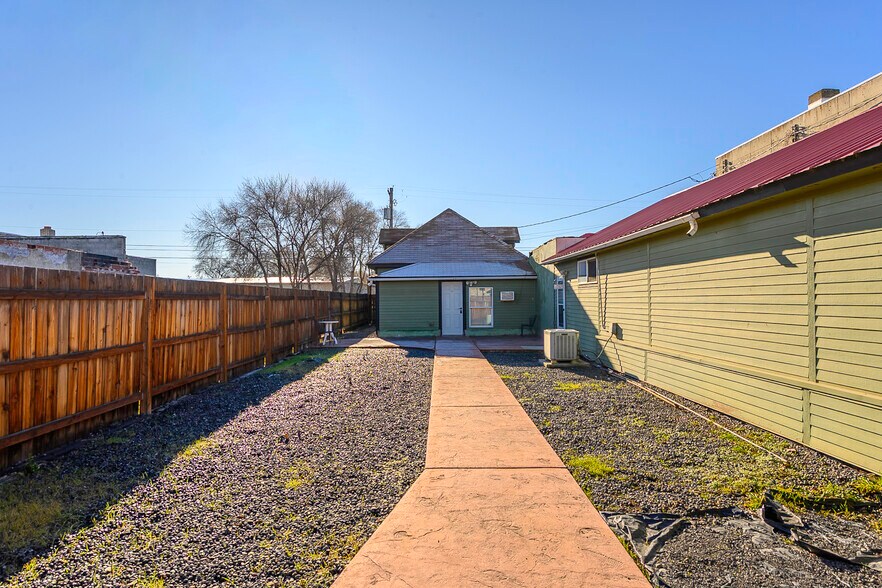 More Photos Of 315 Main Ave E, Soap Lake General Retail For Sale