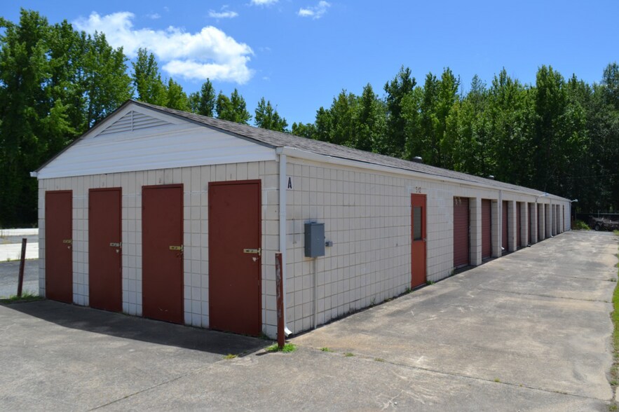 More Photos Of 401 S 1st St, Jacksonville Self Storage For Lease
