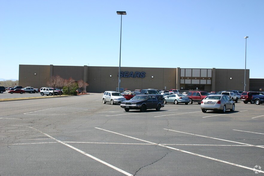 Primary Photo Of 3201 Dillon Dr, Pueblo Department Store For Lease
