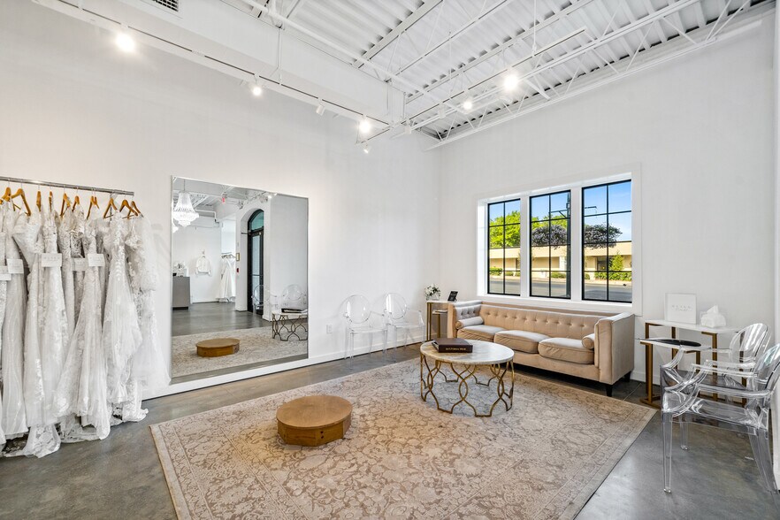 More Photos Of 152 N Section St, Fairhope Storefront Retail Residential For Sale