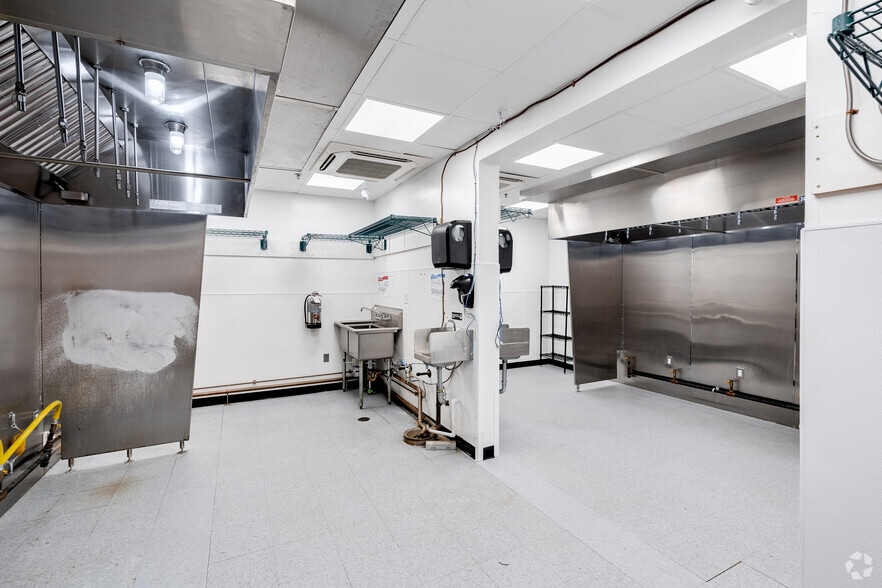 More Photos Of 1308-1312 Girard Ave, Philadelphia Warehouse For Lease