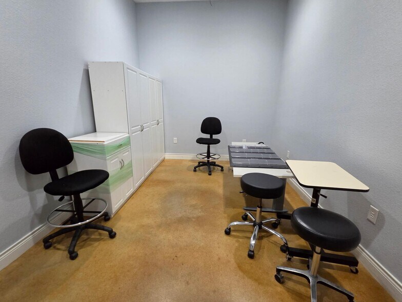 More Photos Of 1010 Old Austin Hutto Rd, Pflugerville Office For Lease