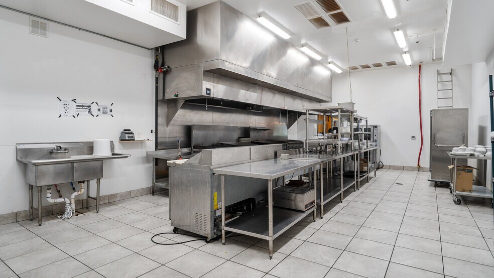 More Photos Of 235 N Mosby Ave, Littleton Restaurant For Sale