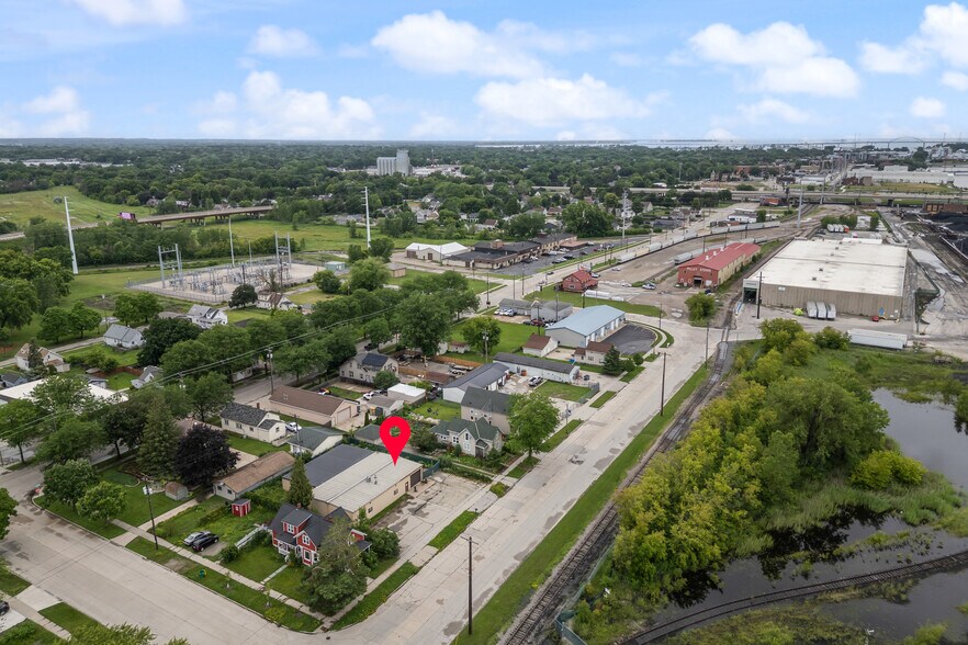 More Photos Of 1138 State St, Green Bay Warehouse For Sale