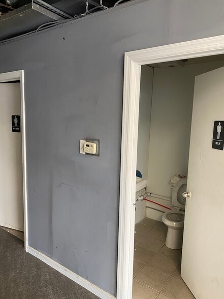 More Photos Of 1275 Bloomfield Ave, Fairfield Warehouse For Lease
