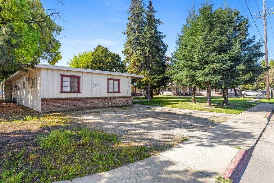 More Photos Of 1136 Stoddard Ave, Modesto Apartments For Sale