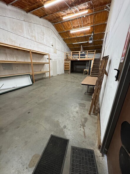 More Photos Of 42 Crestway, Hamden Warehouse For Sale