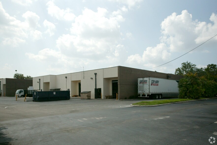 More Photos Of 1661 Commerce Ave N, Saint Petersburg Warehouse For Lease