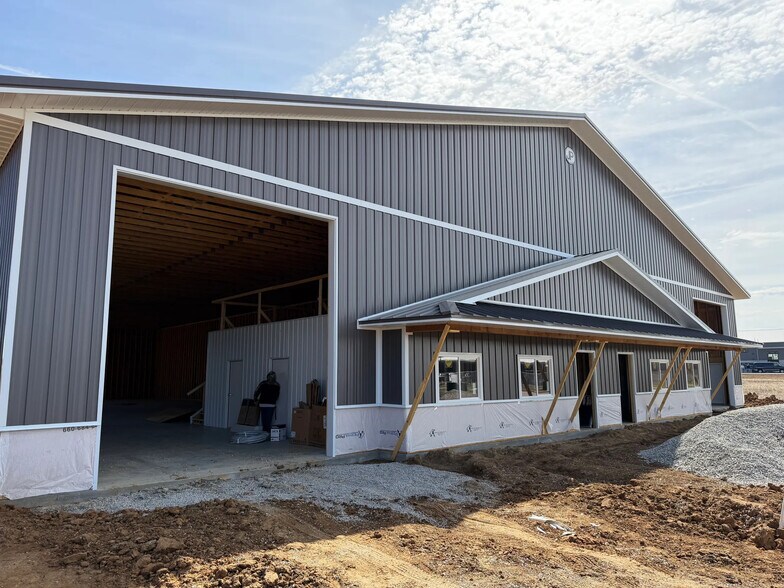 More Photos Of 14991 Industrial Dr, Smithville Light Manufacturing For Lease