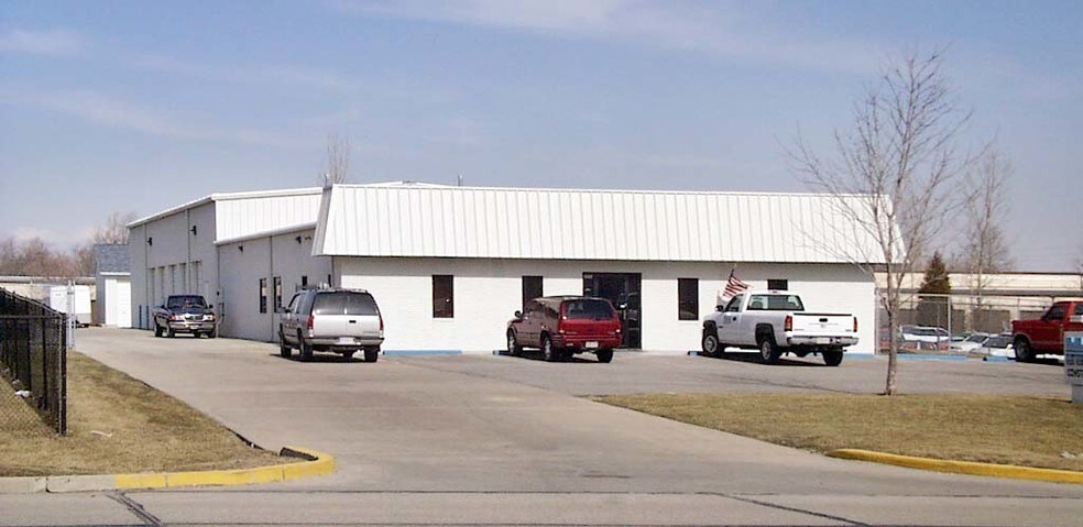 More Photos Of 8846 E 33rd St, Indianapolis Warehouse For Sale