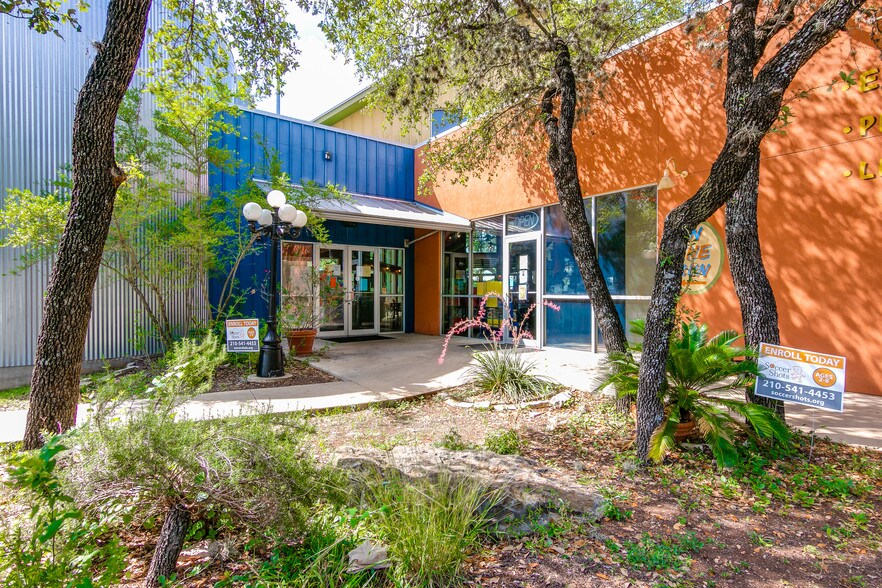 More Photos Of 13838 Jones Maltsberger Rd, San Antonio Restaurant For Sale
