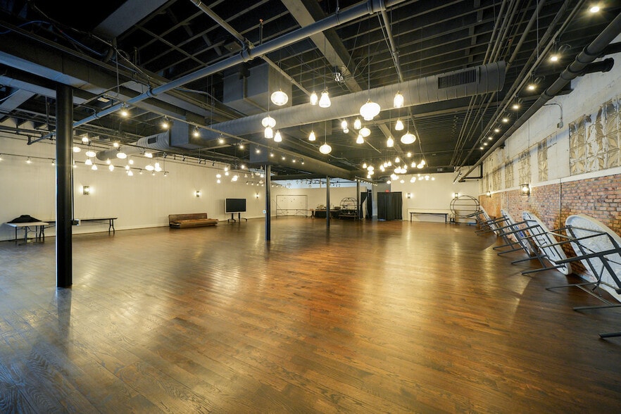 More Photos Of 135 E Main St, Rock Hill Office For Sale