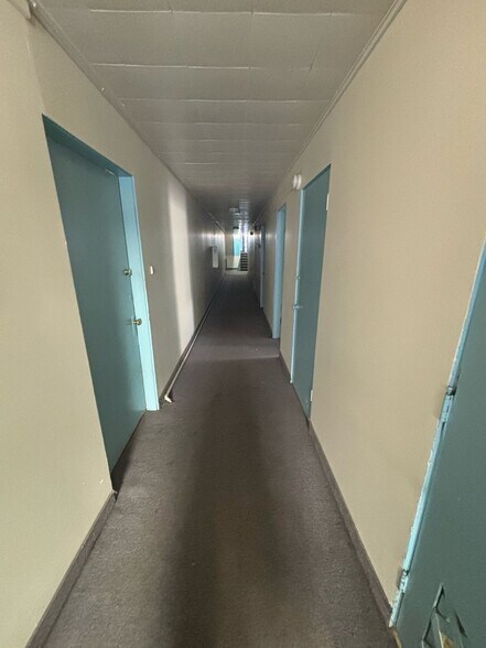 More Photos Of 510 19th Ave SW, Calgary Apartments For Sale