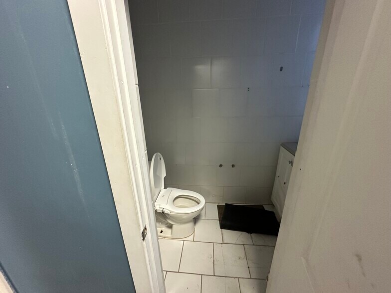 More Photos Of 4519-4523 N Milwaukee Ave, Chicago Apartments For Lease