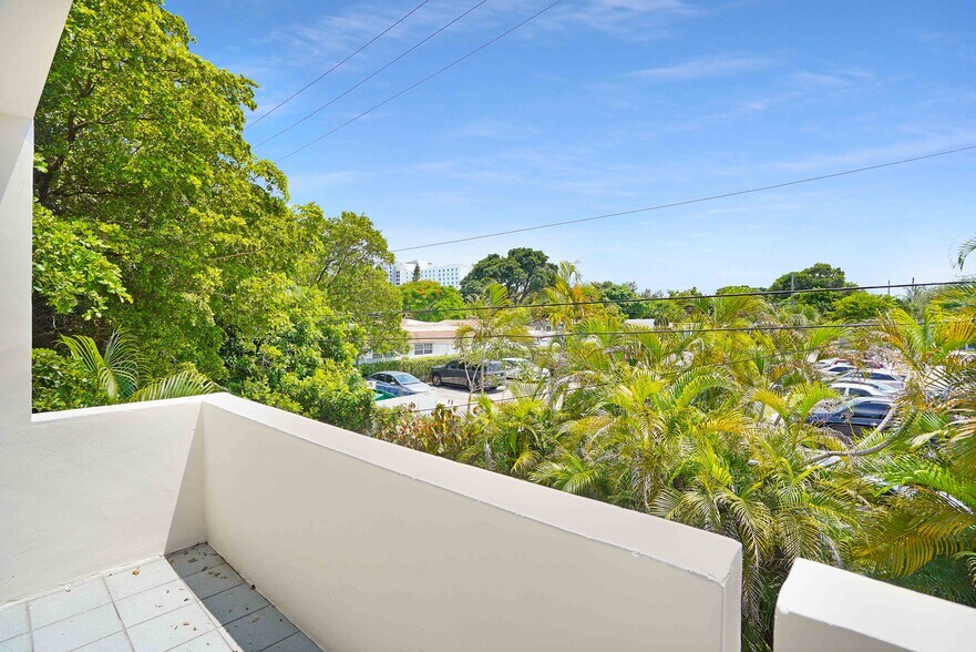 More Photos Of 100 SE 21 St, Fort Lauderdale Apartments For Sale