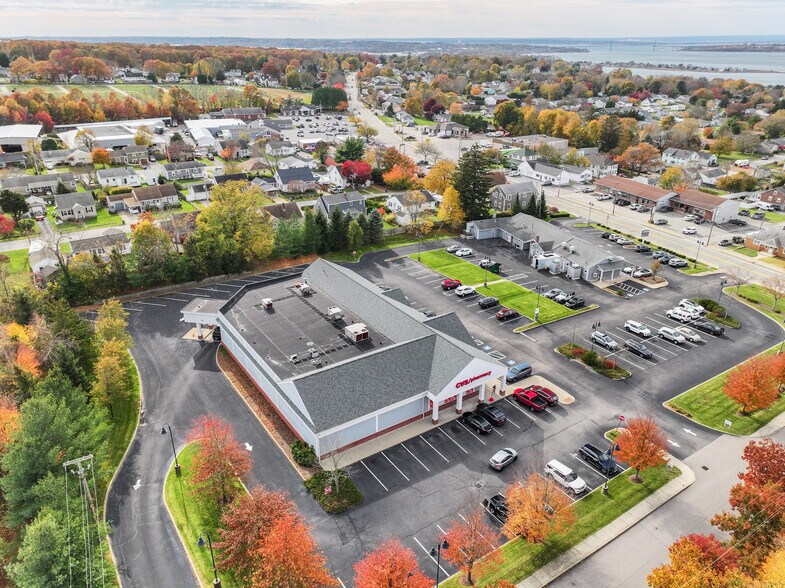 More Photos Of 500 Main Rd, Tiverton Drugstore For Sale
