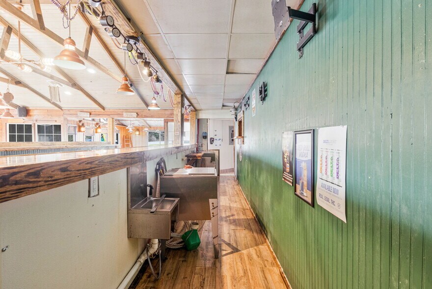 More Photos Of 3601 Highway 90, Pace Restaurant For Lease