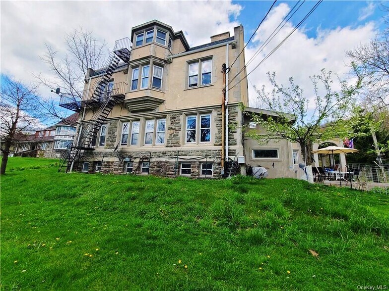 More Photos Of 48 Loomis Village Rd, Liberty Apartments For Sale
