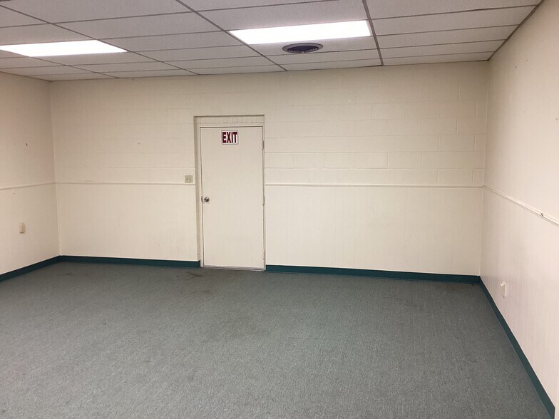 More Photos Of 402 W Main St, Stroud Storefront For Sale