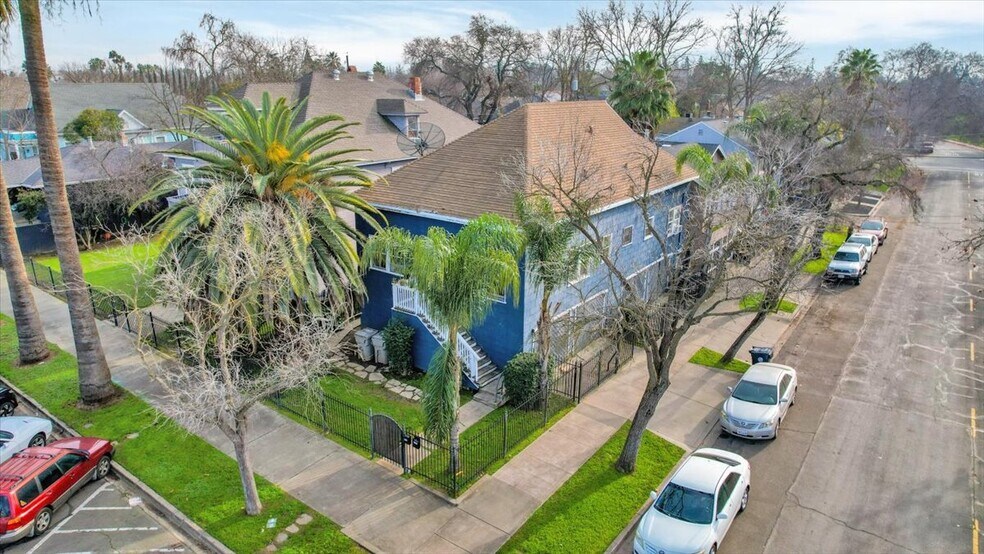 More Photos Of 2611 Alhambra, Sacramento Apartments For Sale