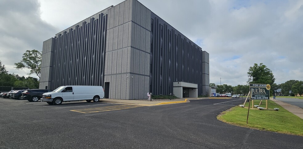 Primary Photo Of 2125 Heights Dr, Eau Claire Medical For Lease