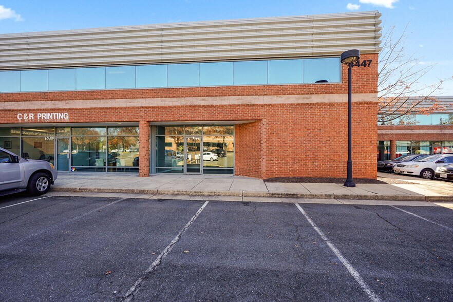 More Photos Of 4445-4449 Brookfield Corporate Dr, Chantilly Showroom For Lease