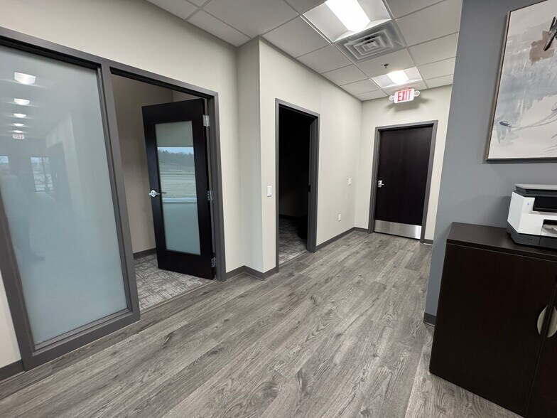 More Photos Of 645 Sandpiper Trl, Cottage Grove Warehouse For Lease