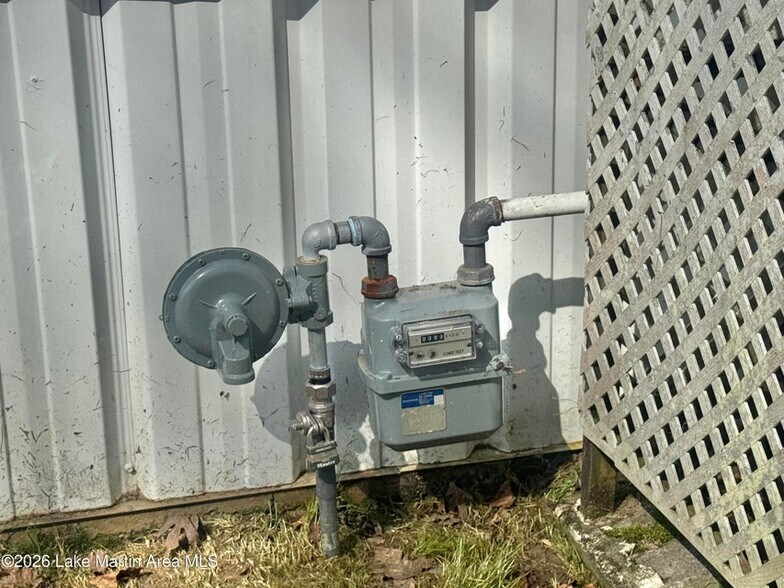 More Photos Of 835 Marshall St, Alexander City Specialty For Sale