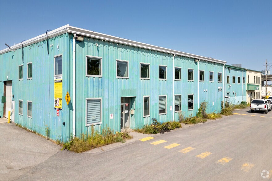 Primary Photo Of 47-65 Saint-Joseph, Lachine Manufacturing For Sale