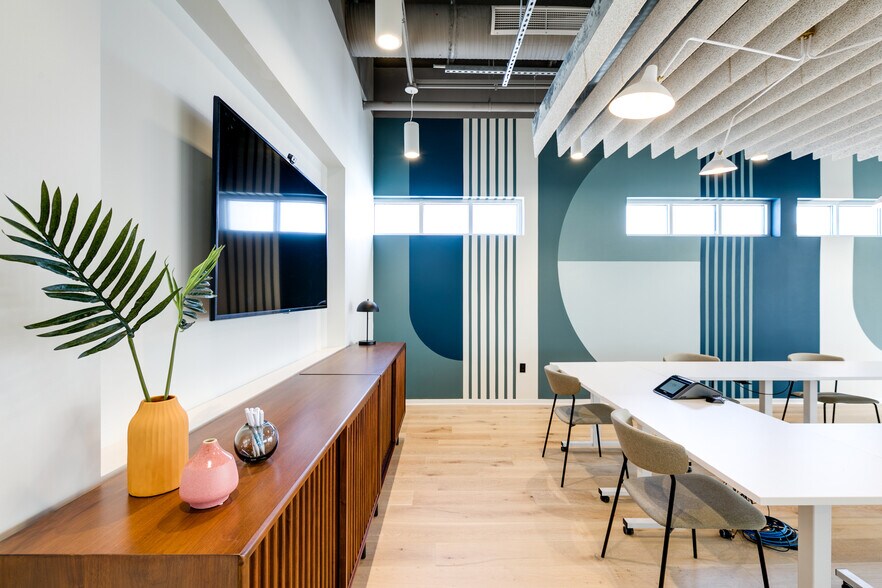 More Photos Of 249 Central Park Ave, Virginia Beach Coworking Space