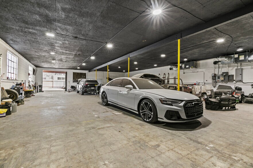 More Photos Of 7554 Clybourn Ave, Sun Valley Warehouse For Sale