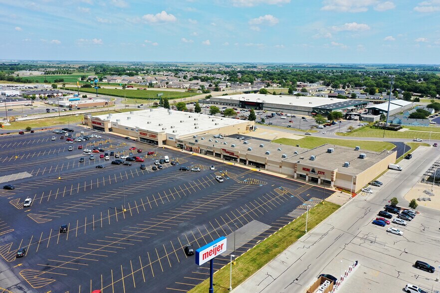 More Photos Of 1194 N Kinzie Ave, Bradley General Retail For Lease