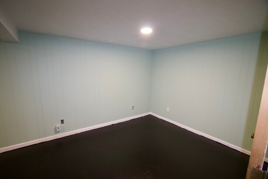 More Photos Of 123 N Jackson St, Janesville Office For Sale