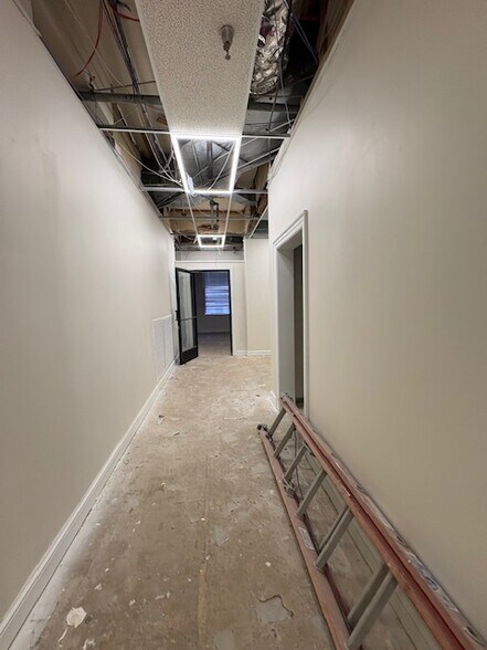 More Photos Of 201 W Market St, Kingsport Office For Sale