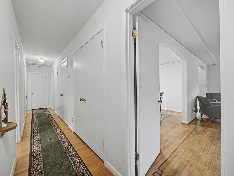 More Photos Of 10423 SE 23RD Ave, Portland Medical For Sale