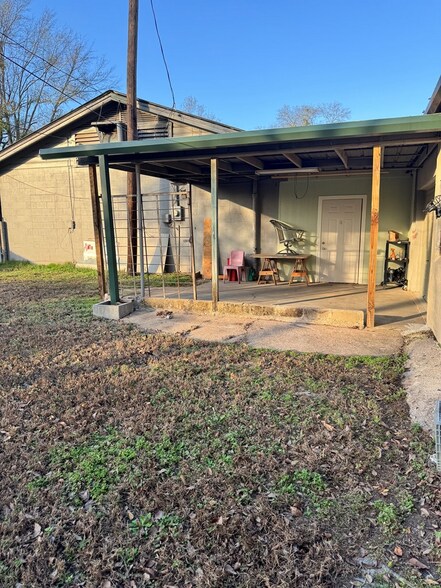 More Photos Of 815 N 3rd St, Lufkin Storefront Retail Office For Sale