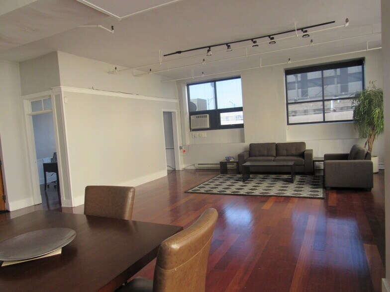 More Photos Of 1529 W Armitage Ave, Chicago Loft Creative Space For Sale