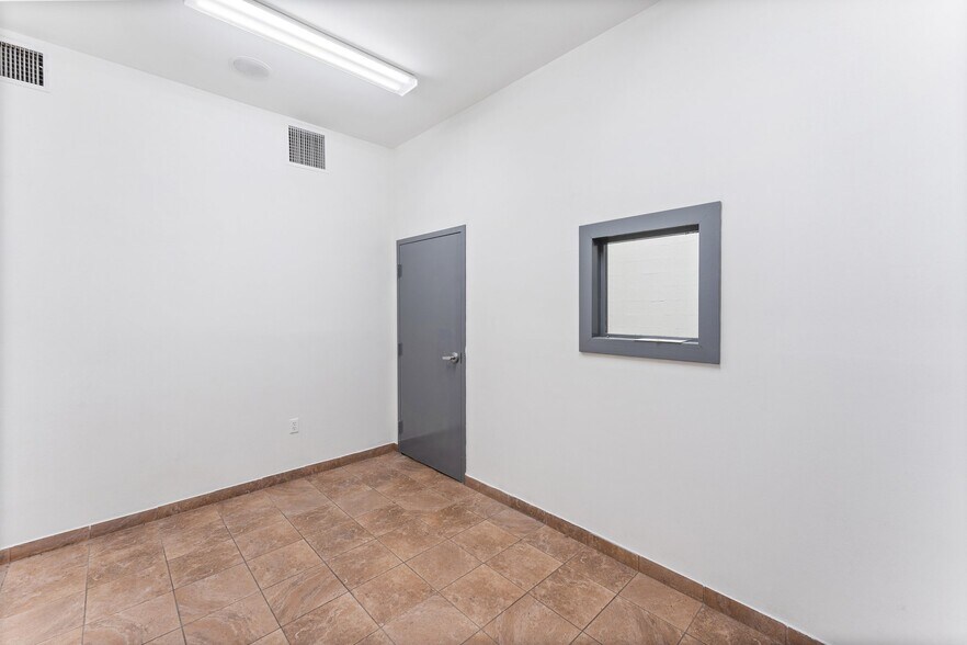 More Photos Of 13816 SW 142nd Ave, Miami Warehouse For Sale