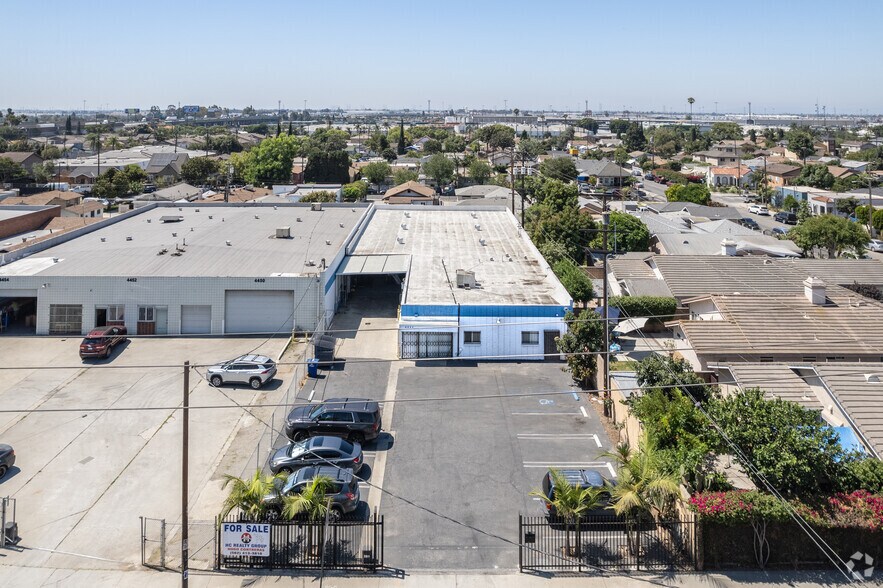 More Photos Of 4444 Union Pacific Ave, Commerce Warehouse For Sale