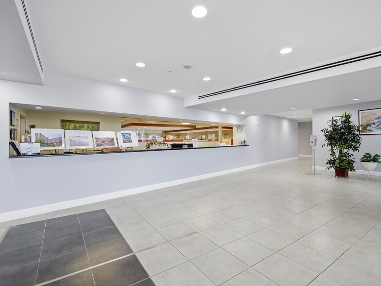 More Photos Of 4348 Westroads Dr, West Palm Beach Manufacturing For Sale